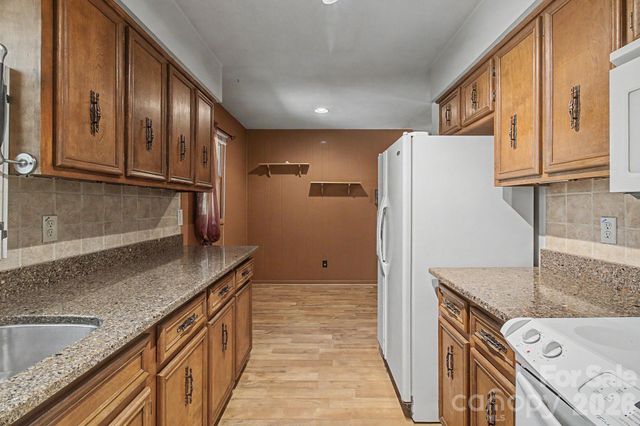 21 Coffey Circle, Asheville, NC 28806