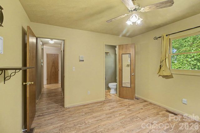21 Coffey Circle, Asheville, NC 28806