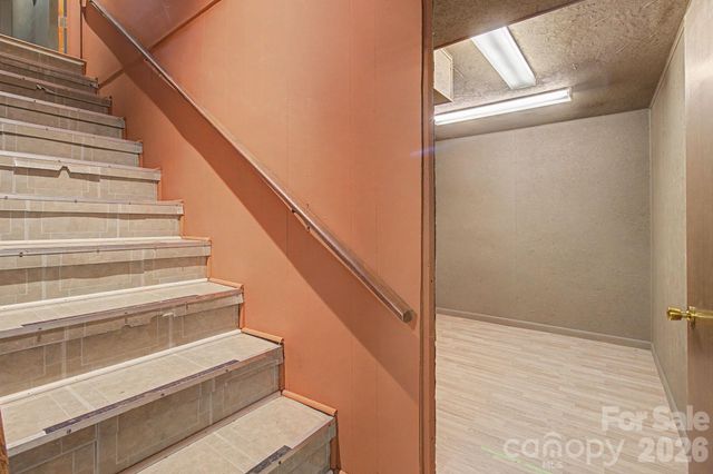 21 Coffey Circle, Asheville, NC 28806