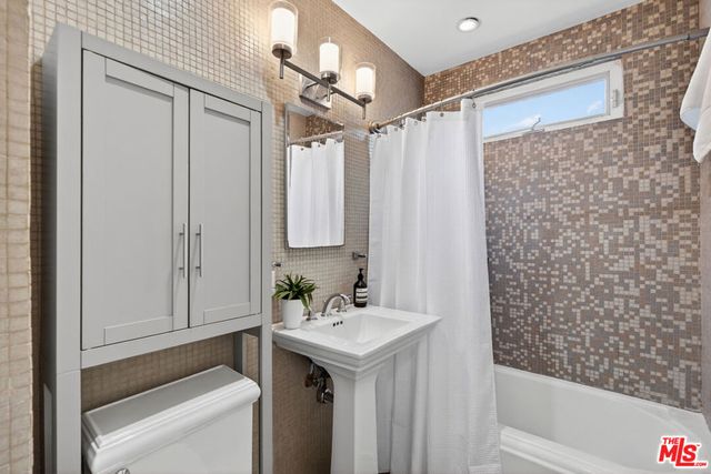 2822 11th Street, Santa Monica, CA 90405