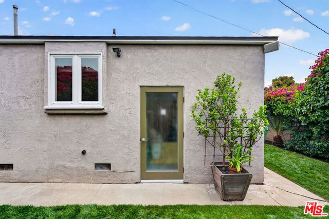 2822 11th Street, Santa Monica, CA 90405