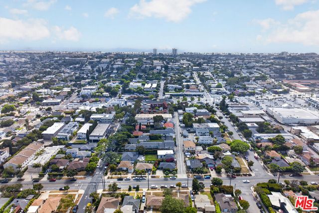 2822 11th Street, Santa Monica, CA 90405