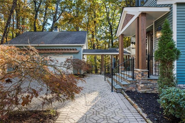 6111 Blackberry Lane, Buford, GA 30518