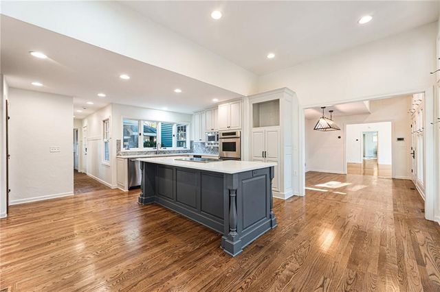 6111 Blackberry Lane, Buford, GA 30518