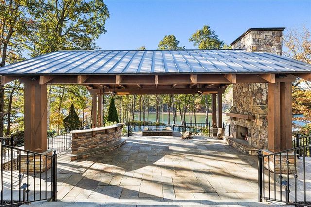 6111 Blackberry Lane, Buford, GA 30518