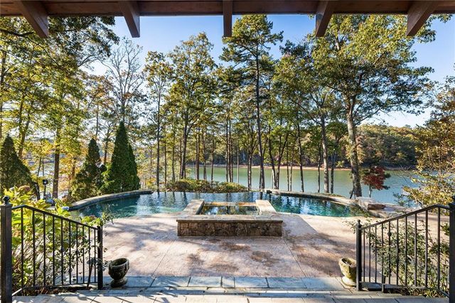 6111 Blackberry Lane, Buford, GA 30518