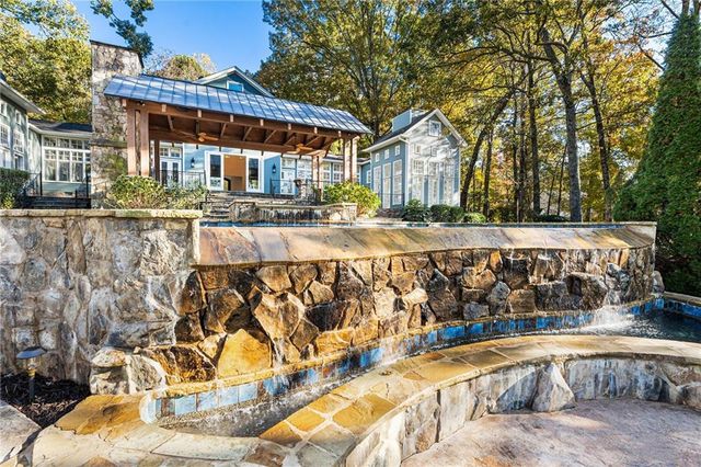 6111 Blackberry Lane, Buford, GA 30518