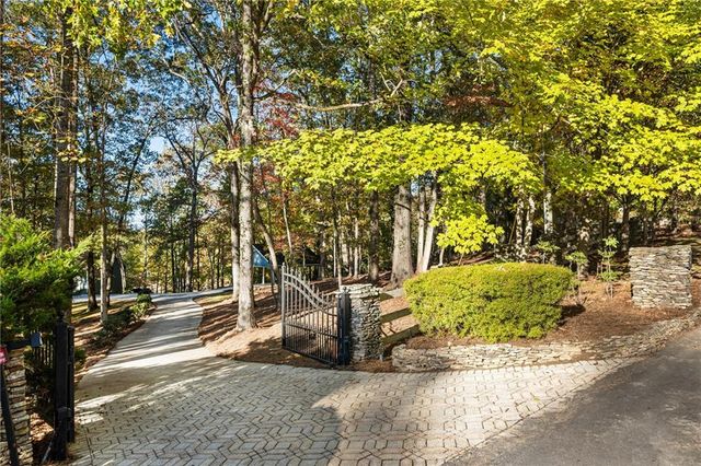 6111 Blackberry Lane, Buford, GA 30518