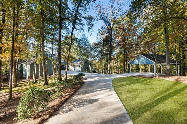 6111 Blackberry Lane, Buford, GA 30518