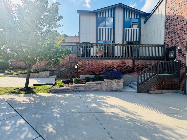 40 Portwine Road, Willowbrook, IL 60527