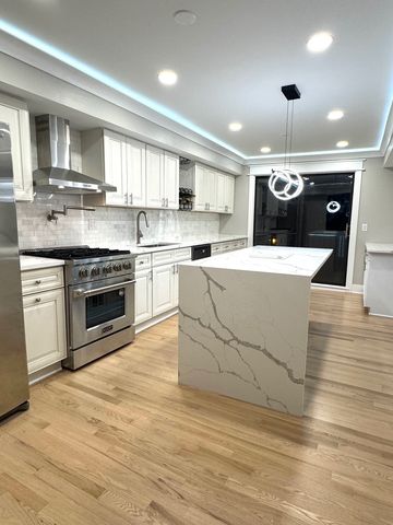 40 Portwine Road, Willowbrook, IL 60527