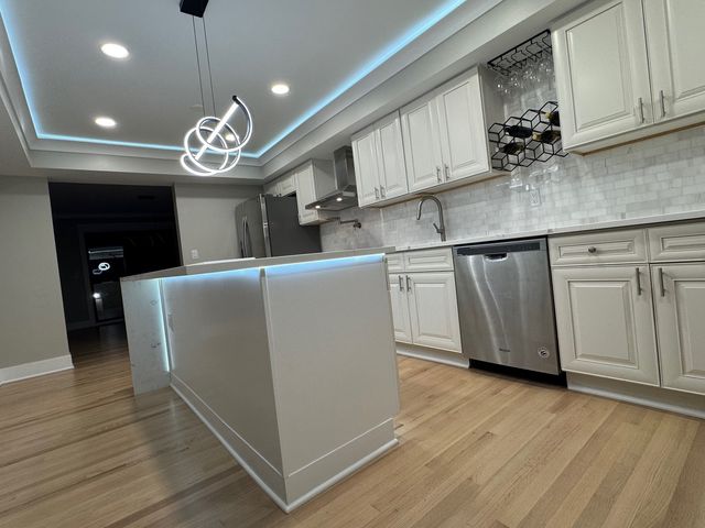 40 Portwine Road, Willowbrook, IL 60527