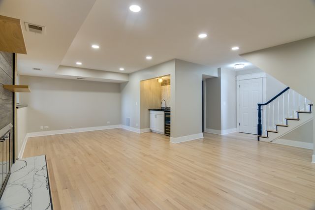 40 Portwine Road, Willowbrook, IL 60527