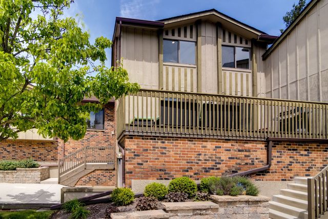 40 Portwine Road, Willowbrook, IL 60527