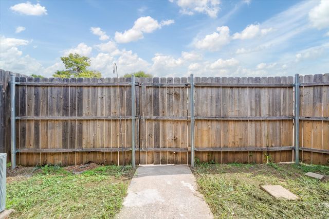 2319 Indigo Lane, Arlington, TX 76015