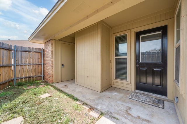2319 Indigo Lane, Arlington, TX 76015