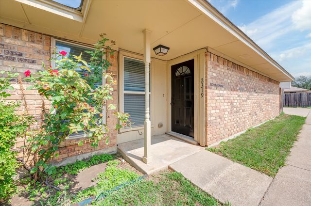 2319 Indigo Lane, Arlington, TX 76015