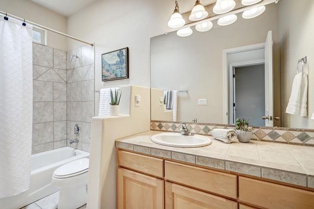 6315 Calla Lily Circle NE, Albuquerque, NM 87111