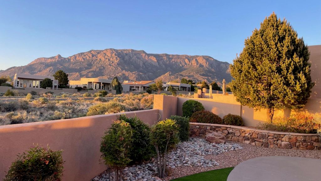 6315 Calla Lily Circle NE, Albuquerque, NM 87111