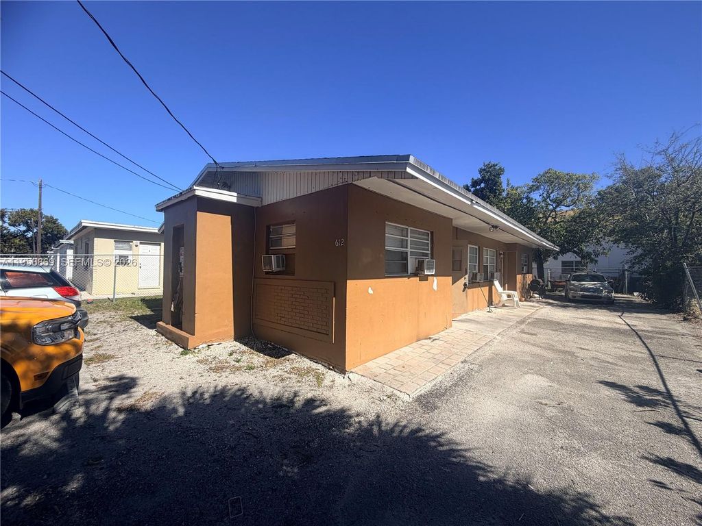 612 NW 14th Ave 1, Fort Lauderdale, FL 33311