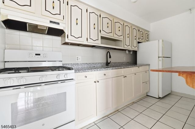 179 Columbia Ave 13, Passaic City, NJ 07055