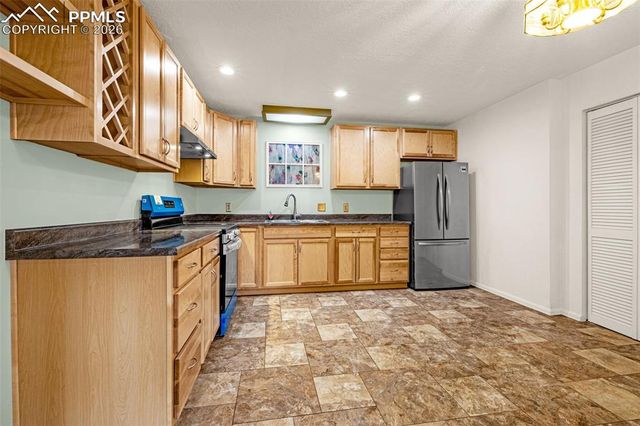 2386 Stepping Stones Way, Colorado Springs, CO 80904