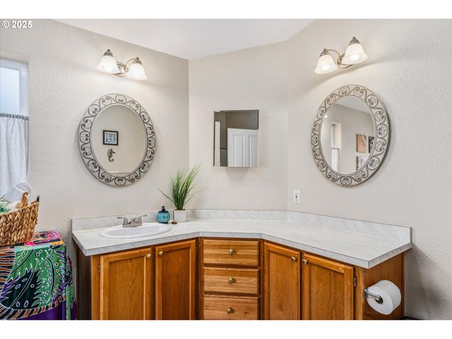 4055 ROYAL Ave 87, Eugene, OR 97402