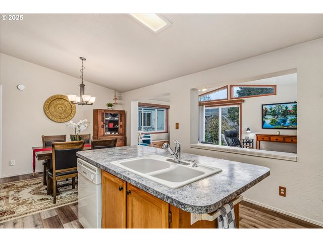 4055 ROYAL Ave 87, Eugene, OR 97402