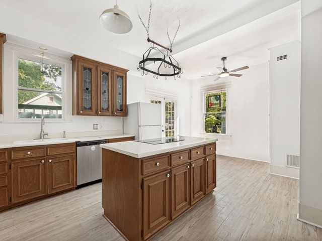 5623 Victor Street, Dallas, TX 75214