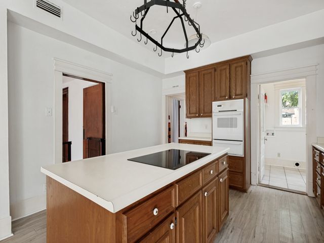 5623 Victor Street, Dallas, TX 75214