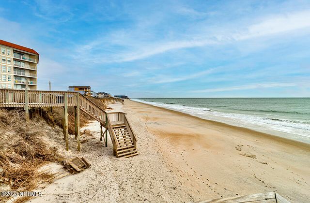 2000 New River Inlet Road 1203, North Topsail Beach, NC 28460