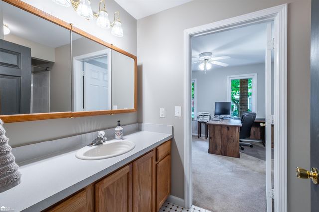8201 Fountain View Drive, Flushing, MI 48433