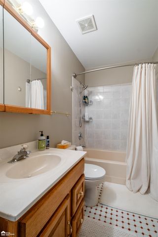 8201 Fountain View Drive, Flushing, MI 48433