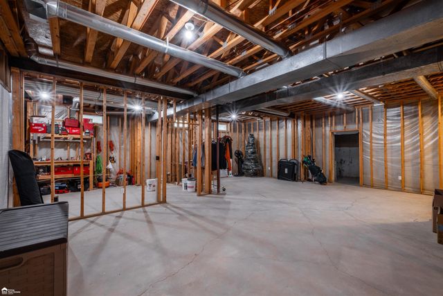 8201 Fountain View Drive, Flushing, MI 48433