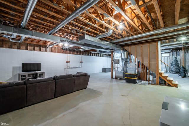8201 Fountain View Drive, Flushing, MI 48433
