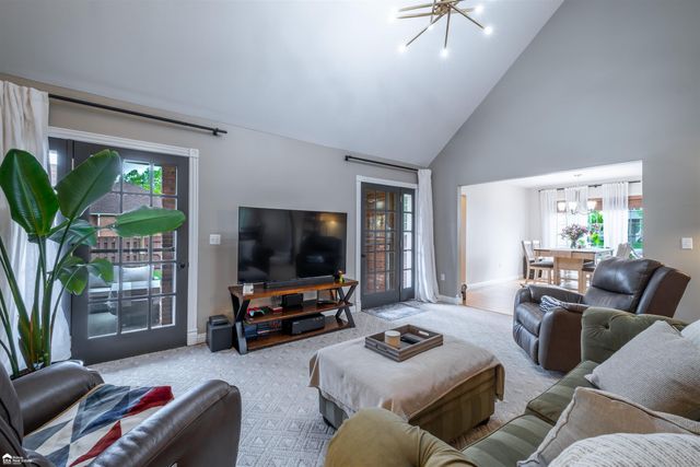 8201 Fountain View Drive, Flushing, MI 48433