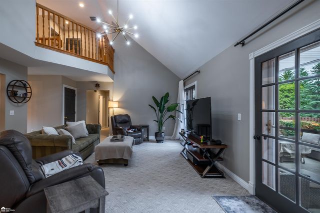 8201 Fountain View Drive, Flushing, MI 48433
