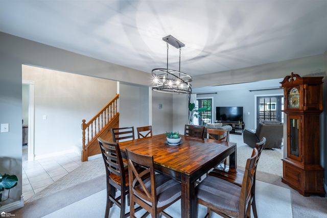 8201 Fountain View Drive, Flushing, MI 48433