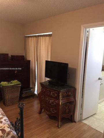 2191 Bayberry Dr 2191, Pembroke Pines, FL 33024