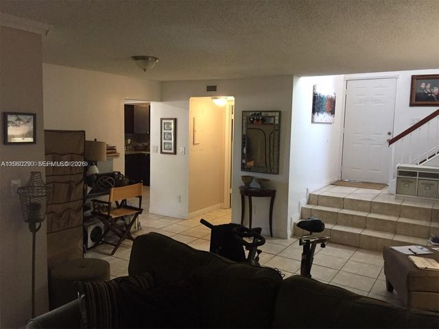 2191 Bayberry Dr 2191, Pembroke Pines, FL 33024