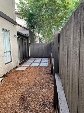 2191 Bayberry Dr 2191, Pembroke Pines, FL 33024