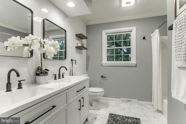 128 AZALEA DR, Hershey, PA 17033