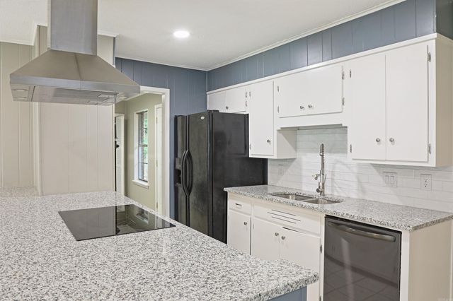 6905 White Oak Cove, White Hall, AR 71602