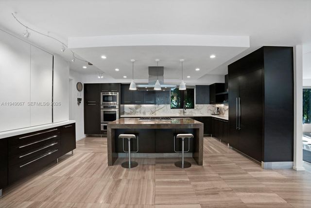 6840 Sunrise Pl, Coral Gables, FL 33133