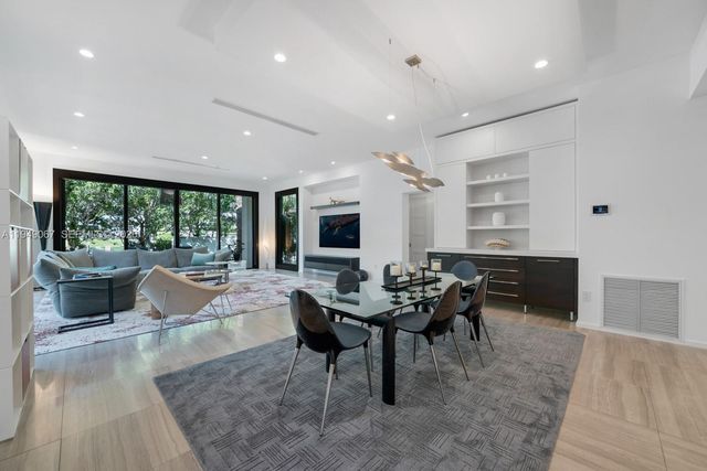 6840 Sunrise Pl, Coral Gables, FL 33133