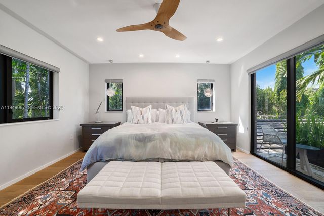 6840 Sunrise Pl, Coral Gables, FL 33133