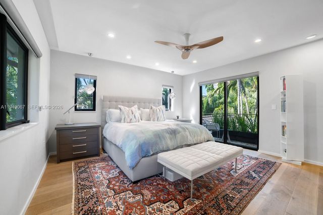 6840 Sunrise Pl, Coral Gables, FL 33133