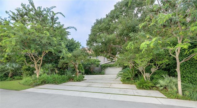 6840 Sunrise Pl, Coral Gables, FL 33133