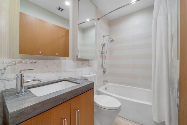 6840 Sunrise Pl, Coral Gables, FL 33133