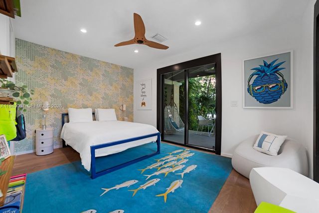 6840 Sunrise Pl, Coral Gables, FL 33133